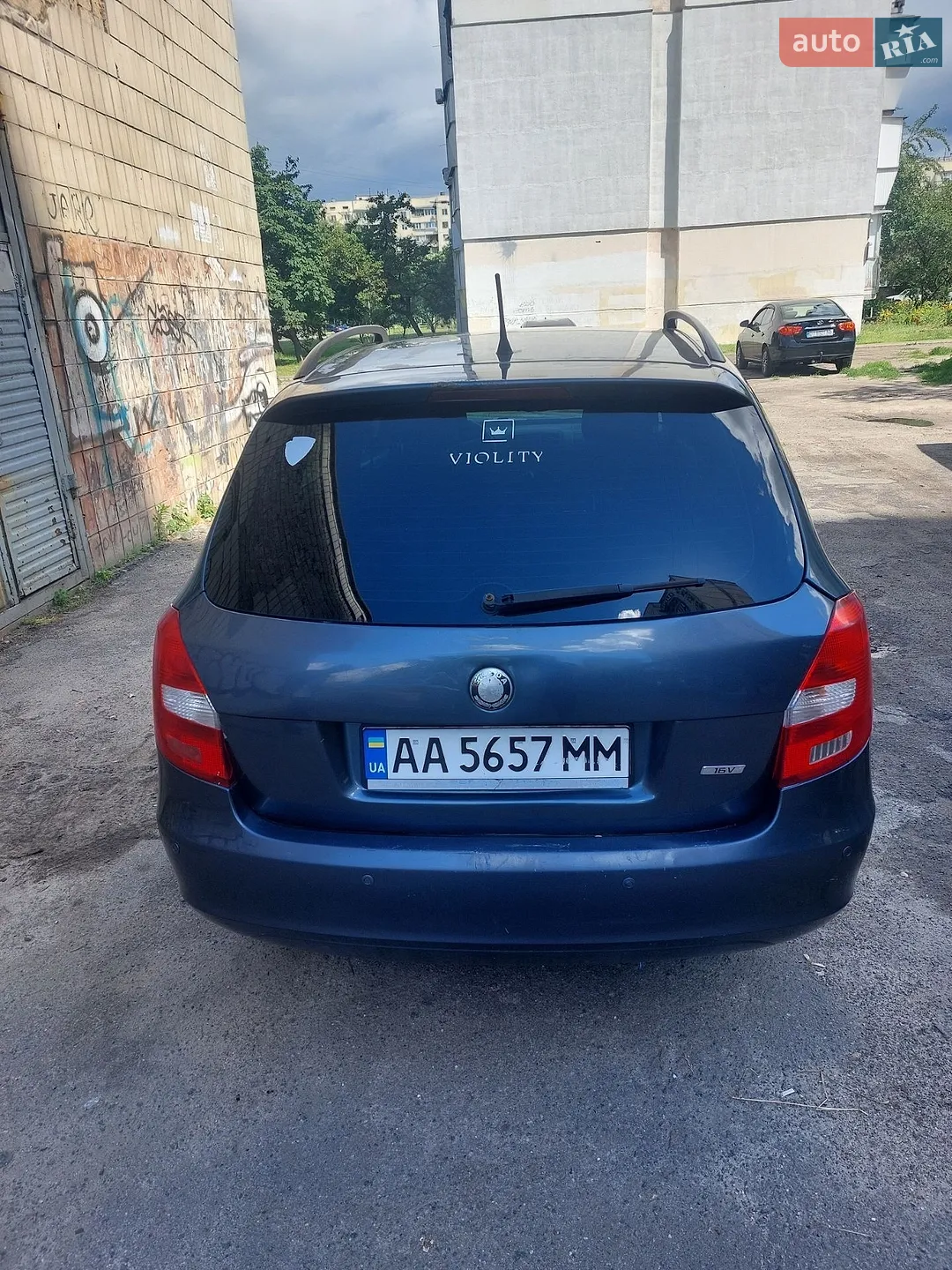 2011 Skoda Fabia - мініатюра 3