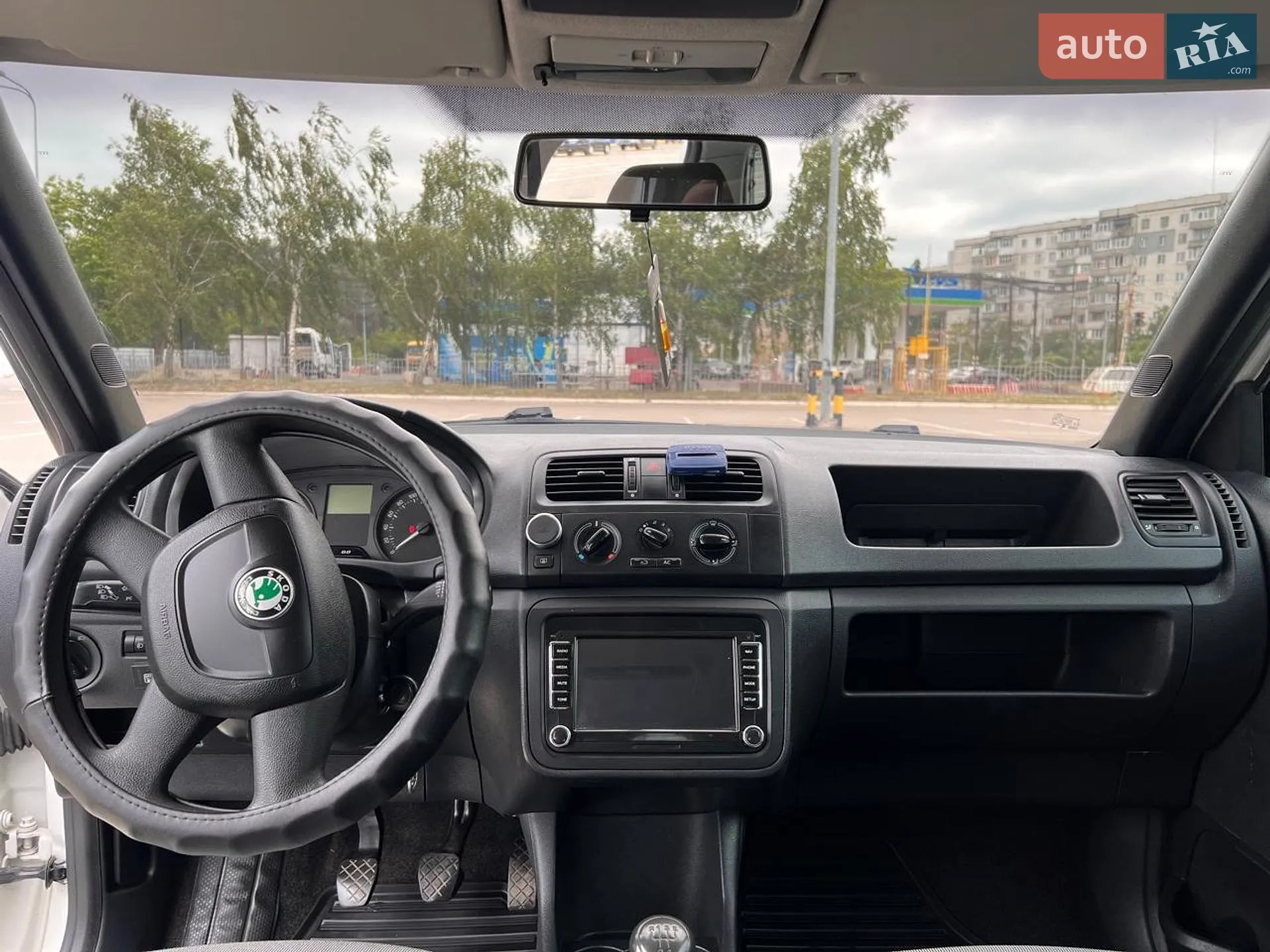 2011 Skoda Fabia - мініатюра 8