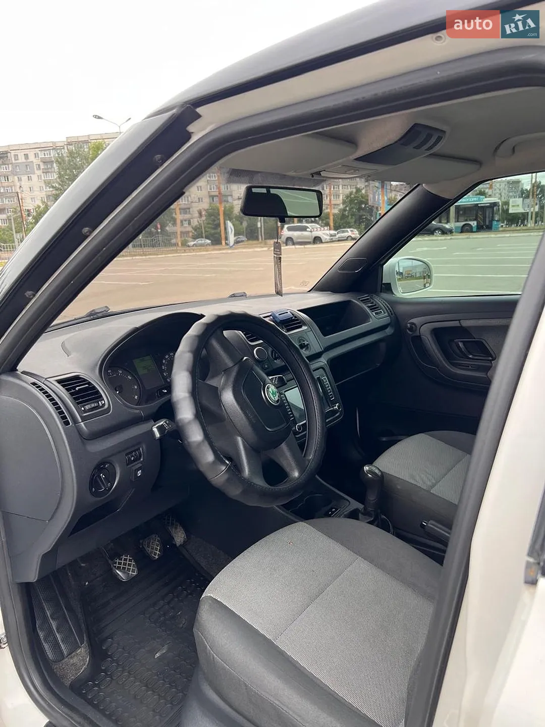 2011 Skoda Fabia - мініатюра 10