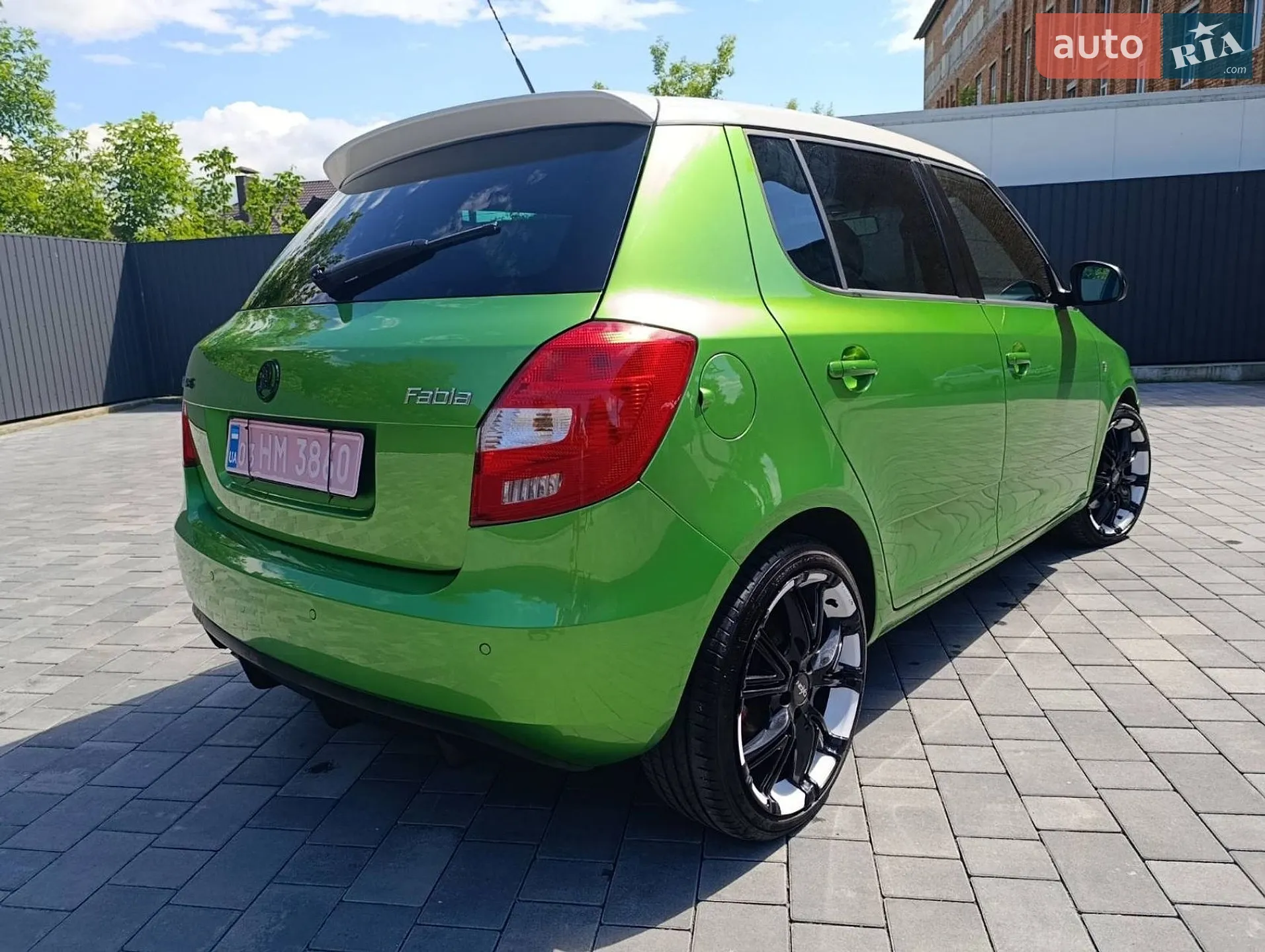 2010 Skoda Fabia - мініатюра 8