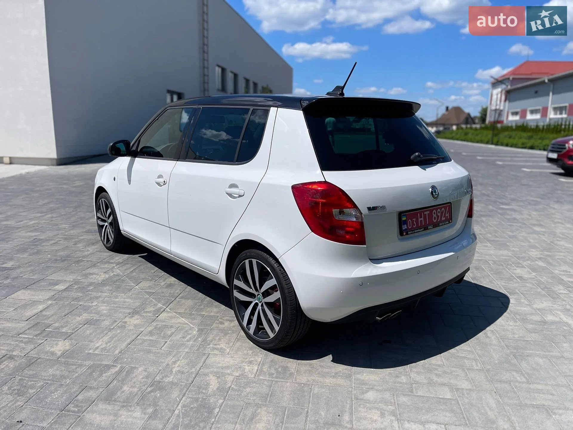 2012 Skoda Fabia - мініатюра 3