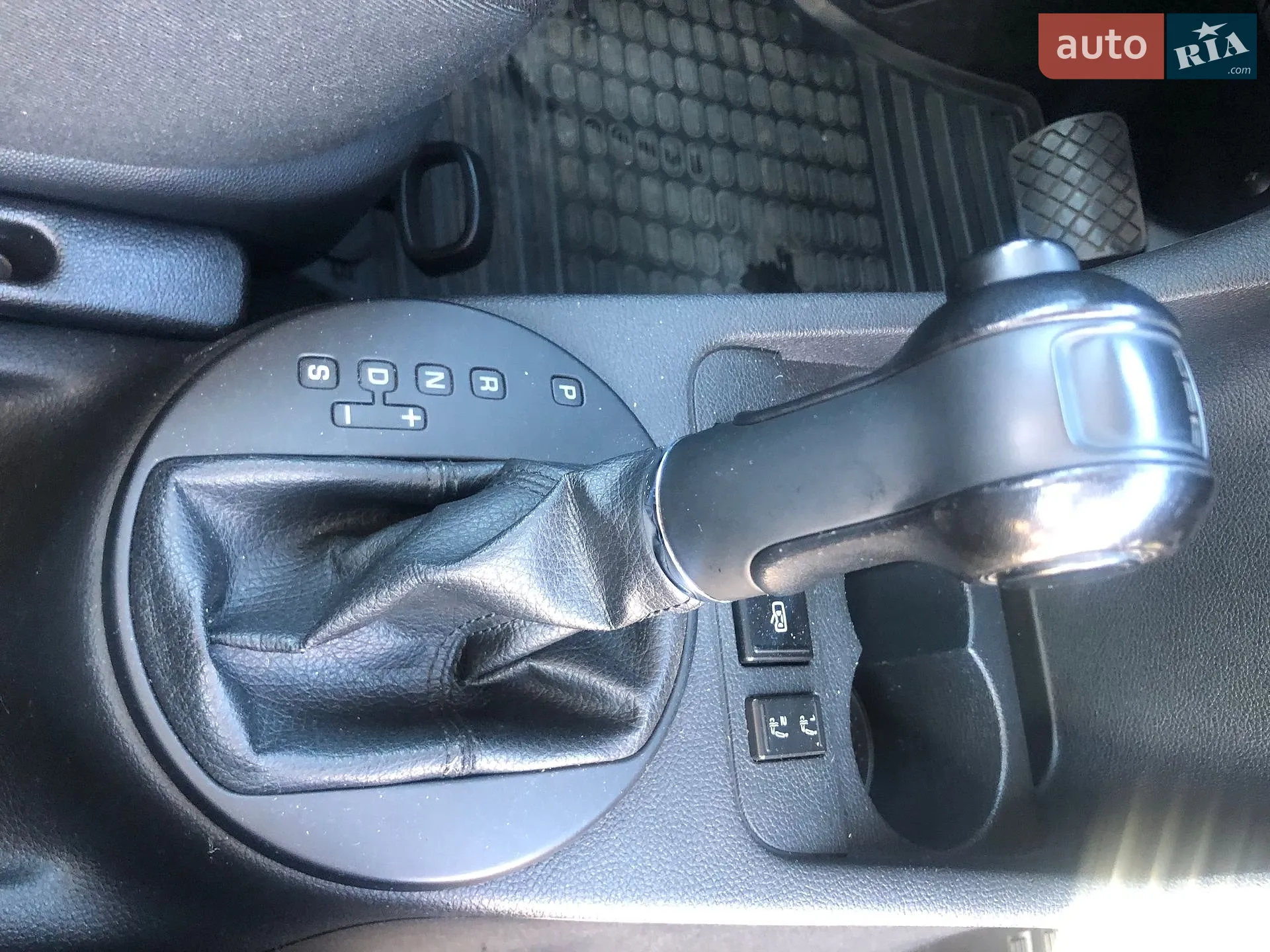 2011 Skoda Fabia - мініатюра 24