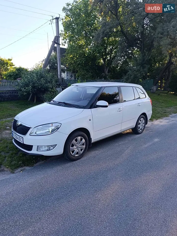 2011 Skoda Fabia - мініатюра 24