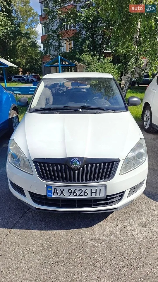 2011 Skoda Fabia - мініатюра 13