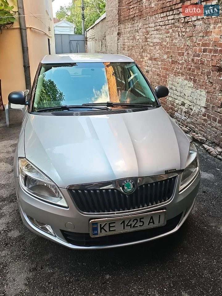 2010 Skoda Fabia - мініатюра 12