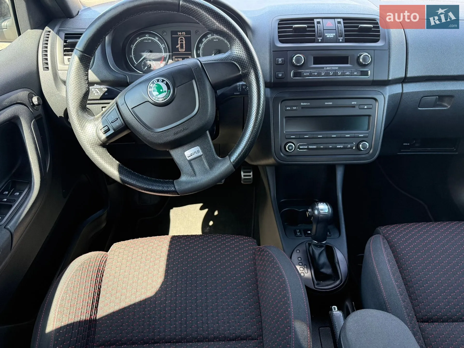 2011 Skoda Fabia - мініатюра 10