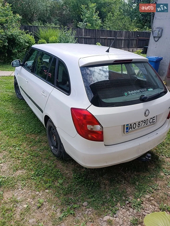 2011 Skoda Fabia - мініатюра 23