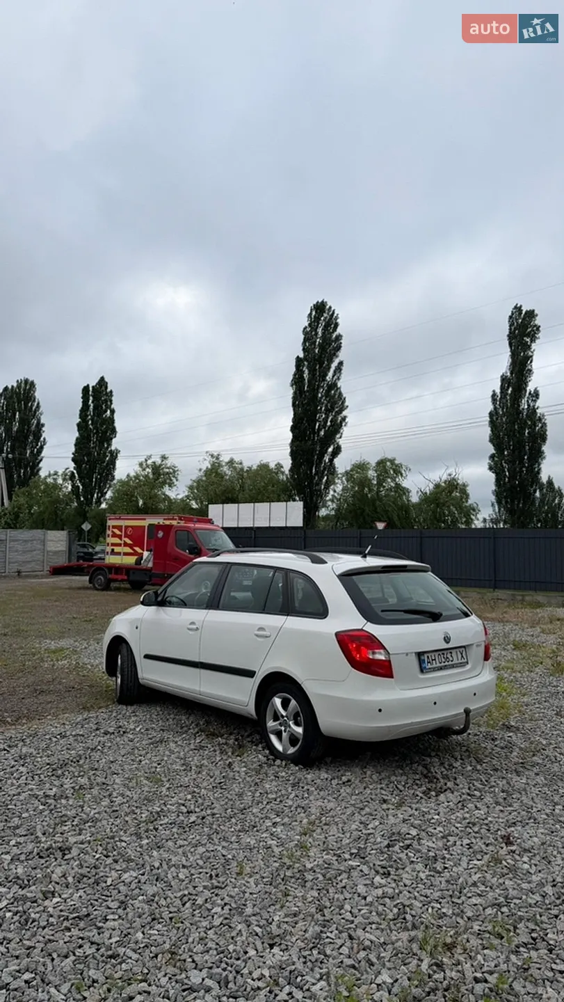 2012 Skoda Fabia - мініатюра 4