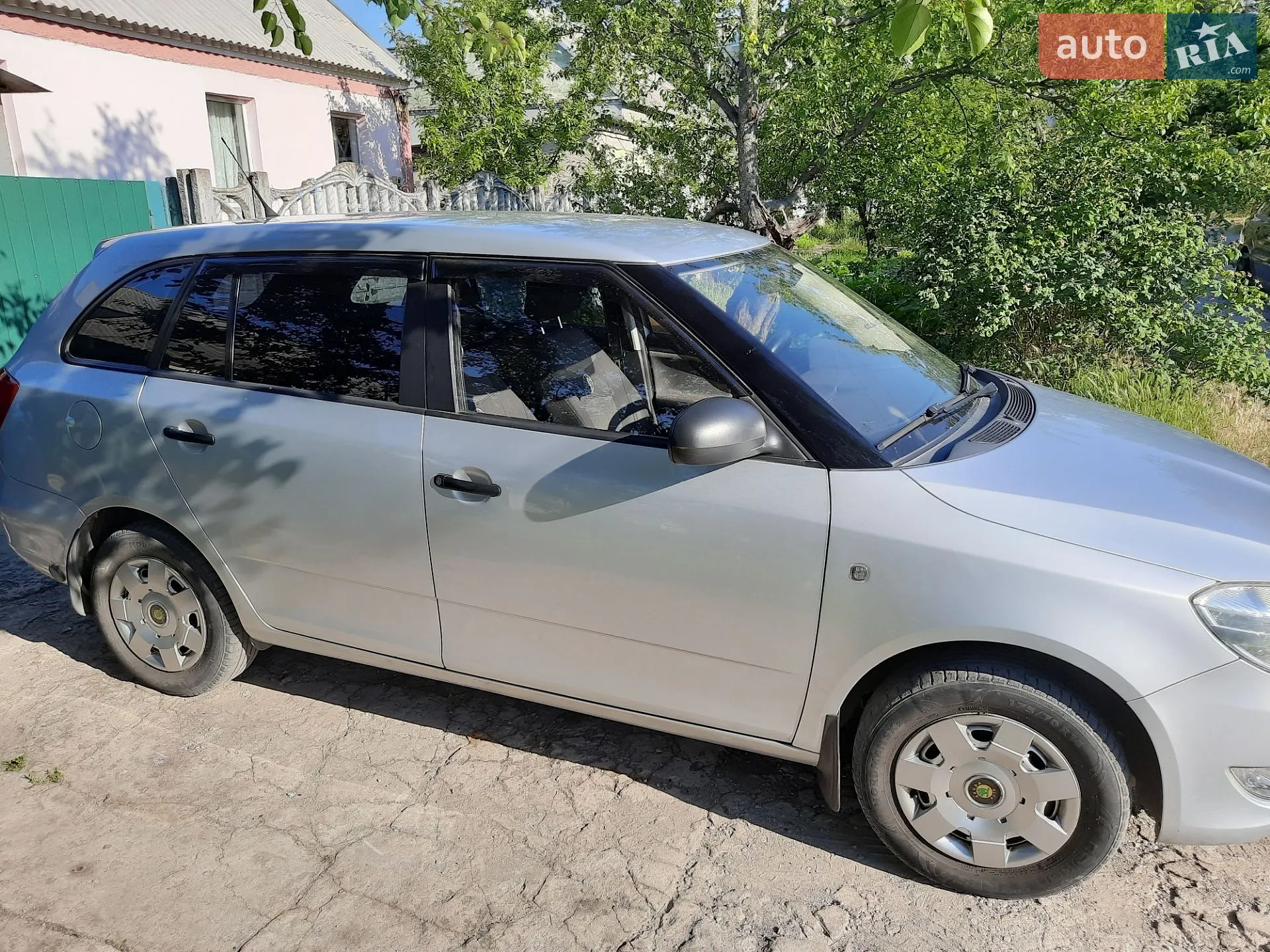 2011 Skoda Fabia - мініатюра 2