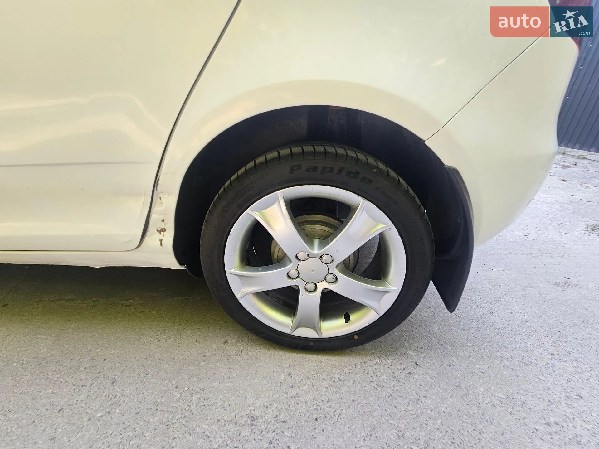 2010 Skoda Fabia - мініатюра 28