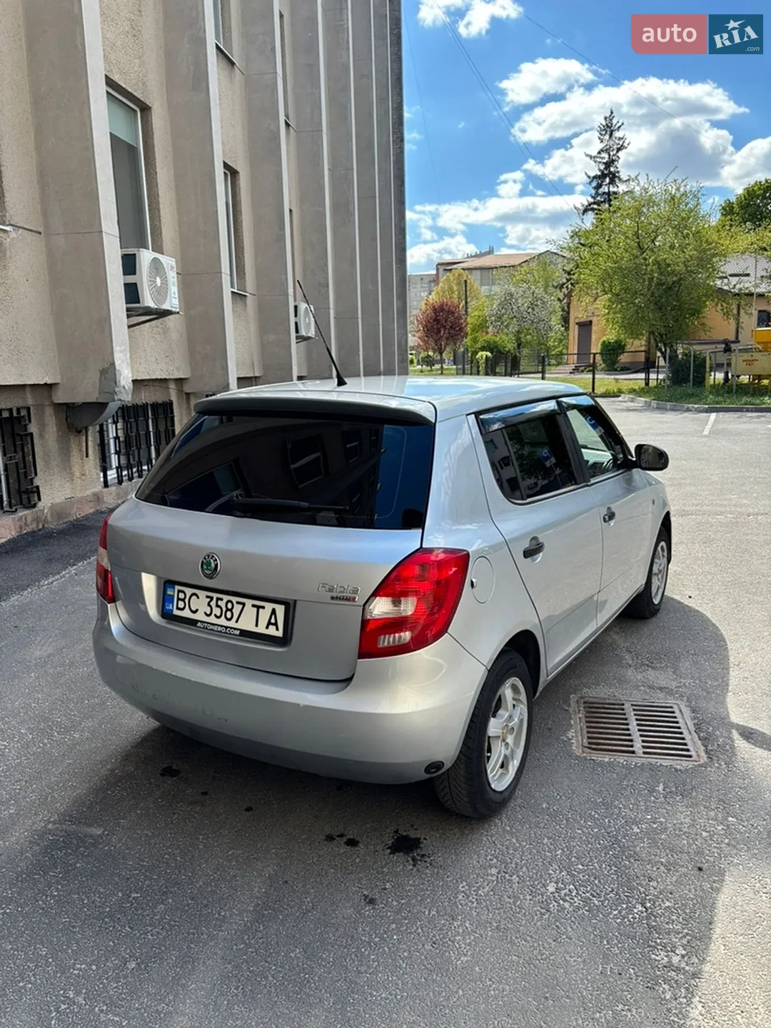 2010 Skoda Fabia - мініатюра 8