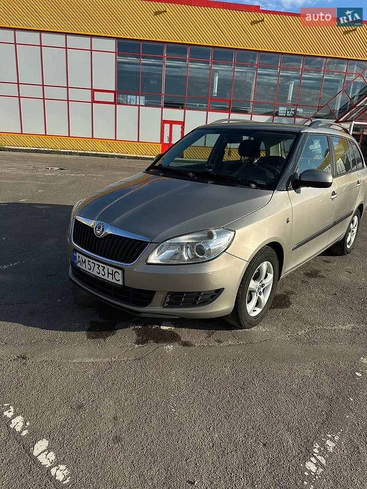 2010 Skoda Fabia - мініатюра 27
