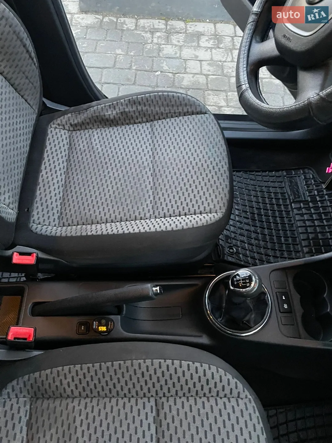 2010 Skoda Fabia - мініатюра 18