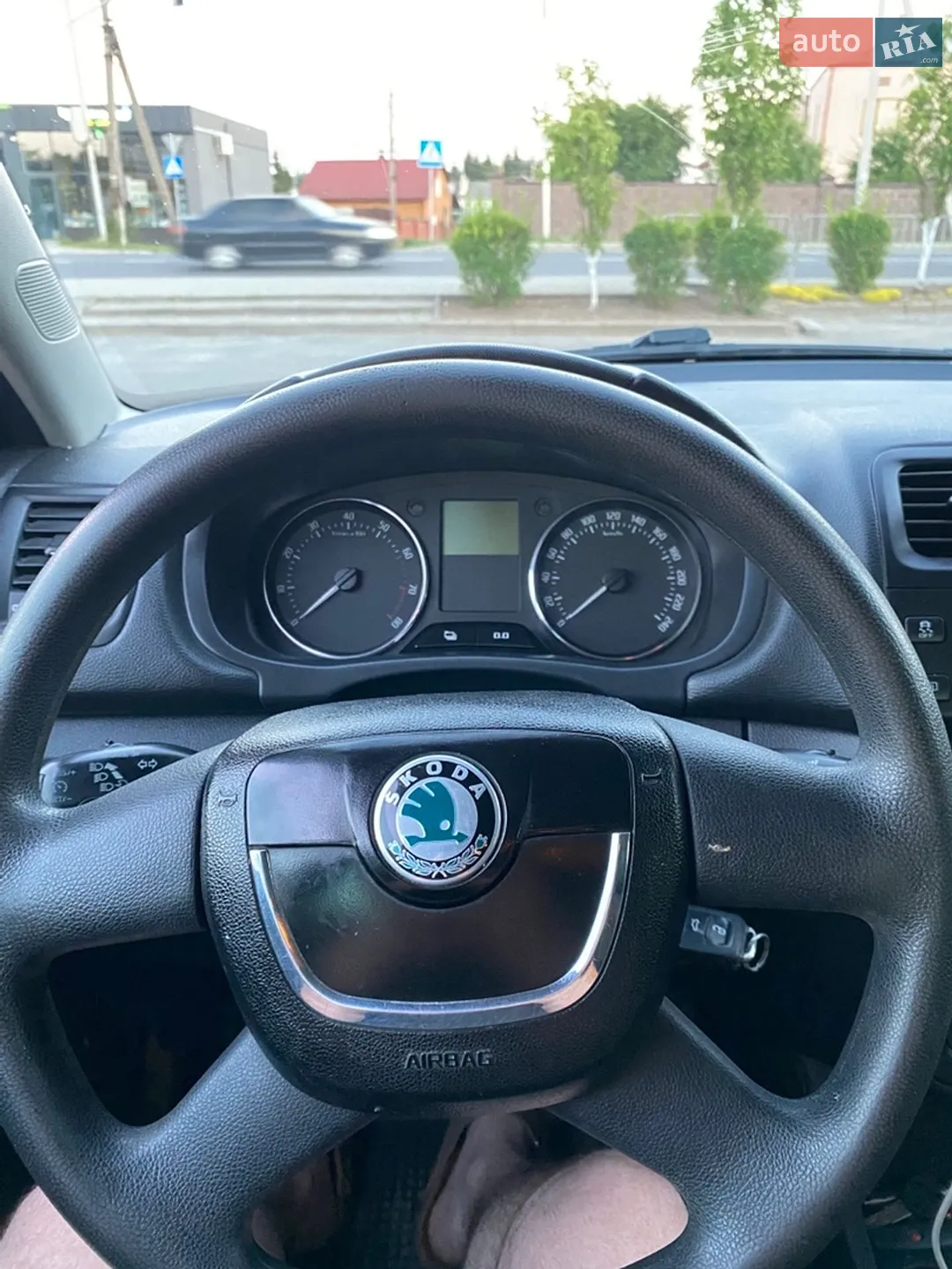 2011 Skoda Fabia - мініатюра 3