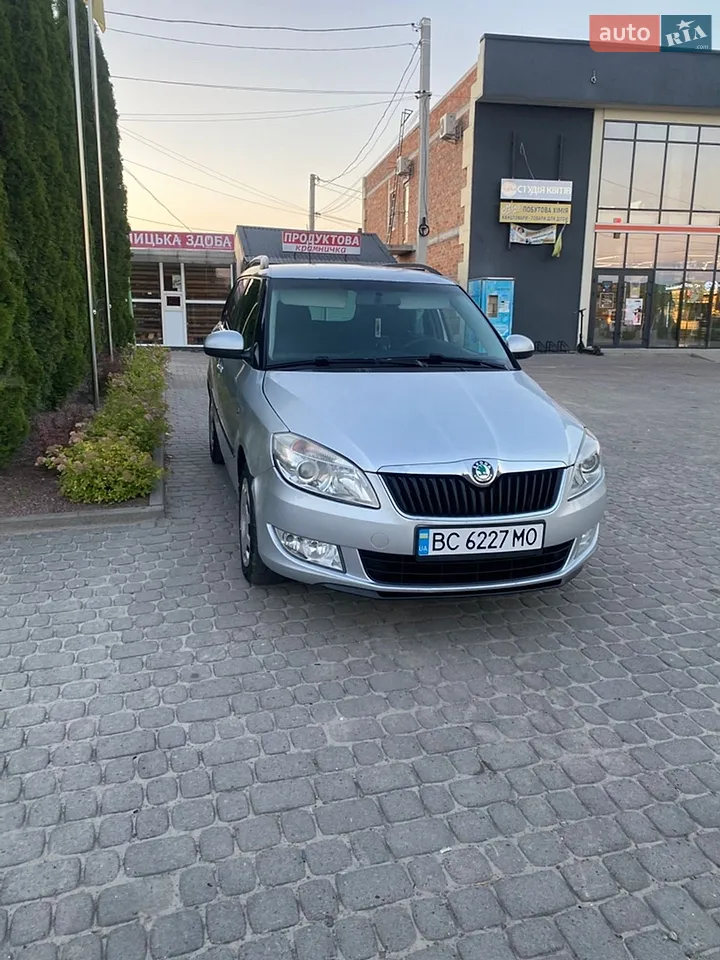 2011 Skoda Fabia - мініатюра 11