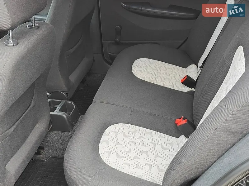 Skoda Fabia 2004 VIN TMBHC46Y244031909 фото оголошення 9 з 48
