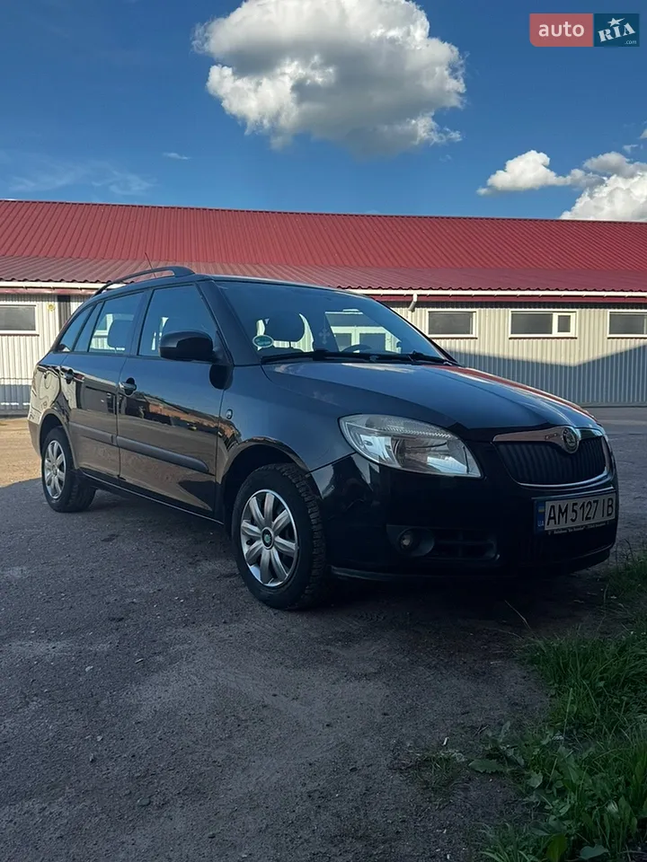 2010 Skoda Fabia - мініатюра 11