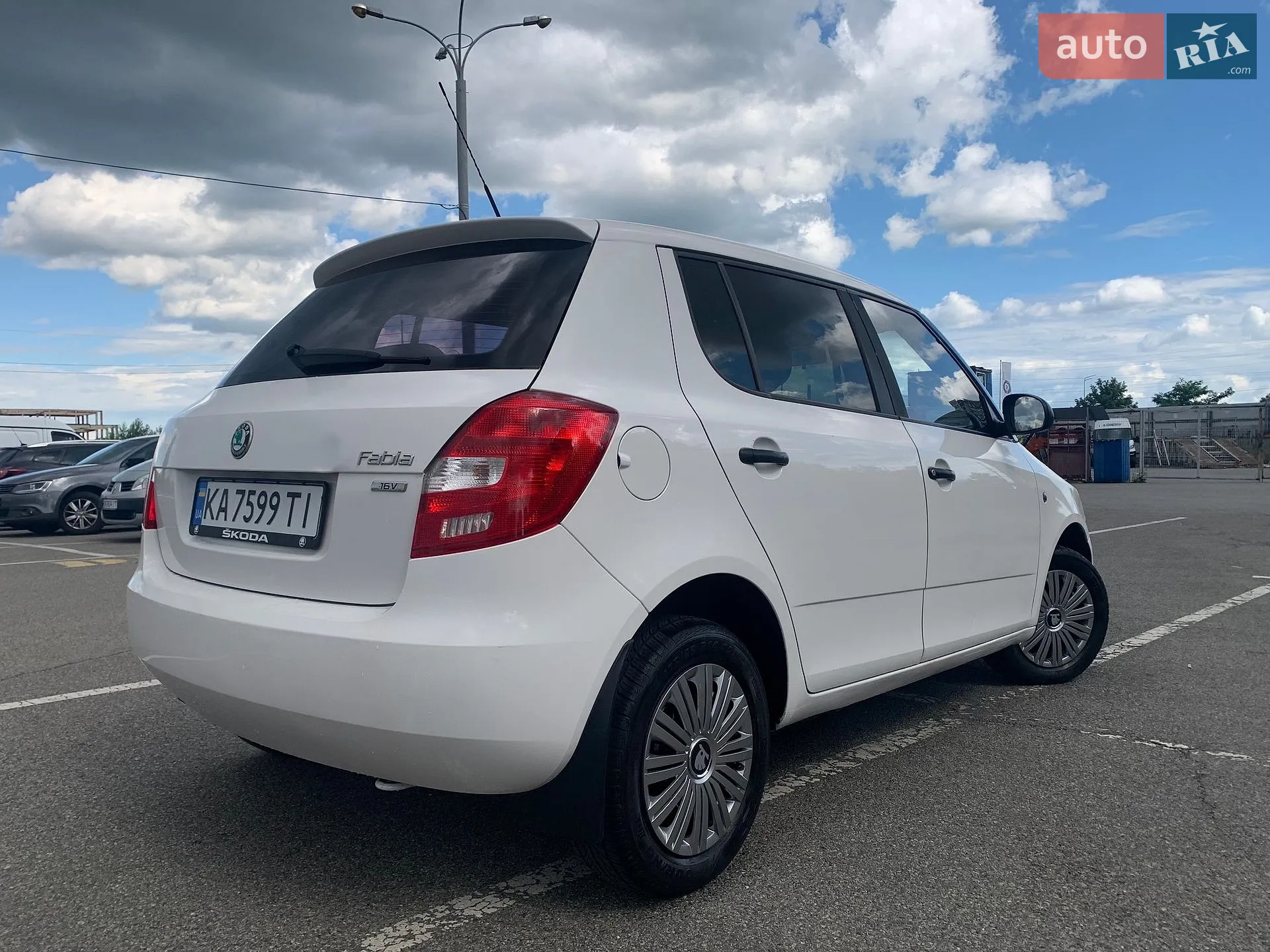2011 Skoda Fabia - мініатюра 4