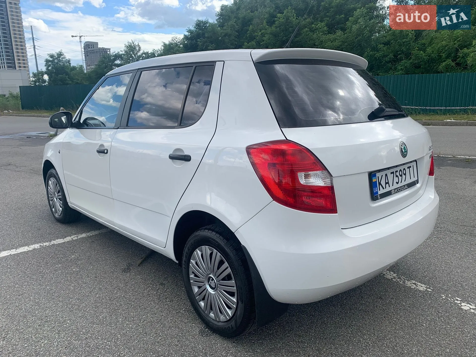 2011 Skoda Fabia - мініатюра 23