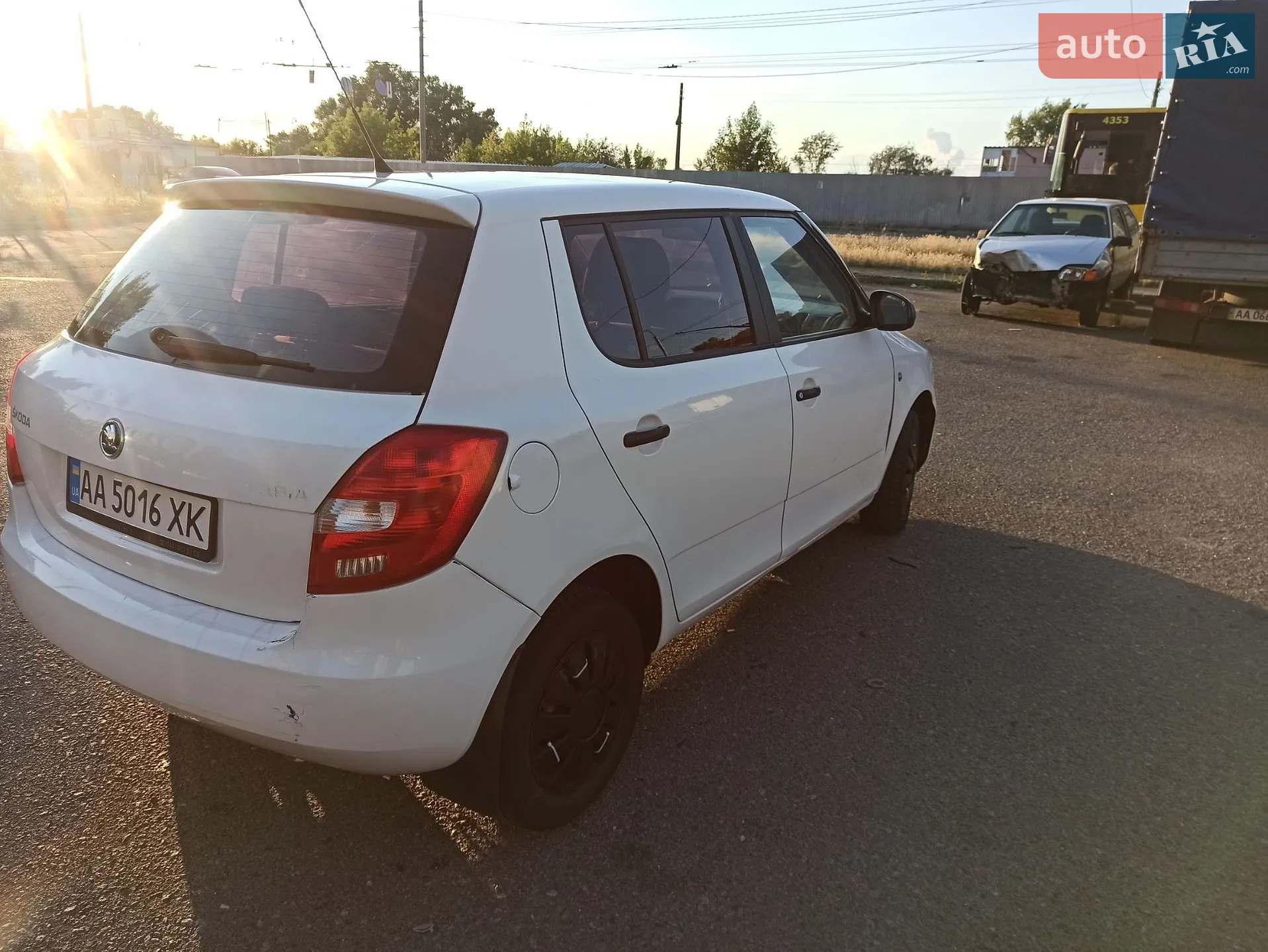 2011 Skoda Fabia - мініатюра 3