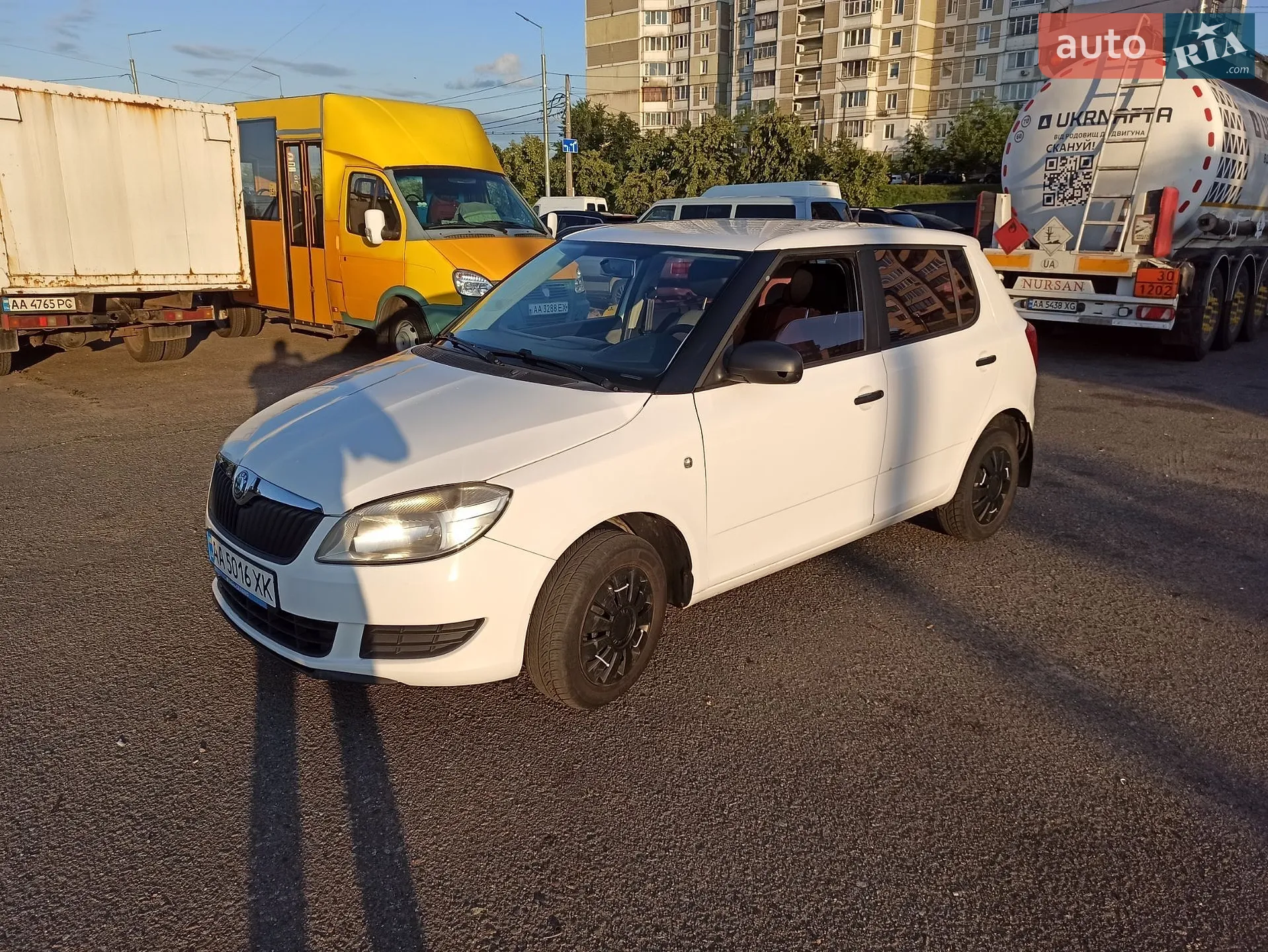 2011 Skoda Fabia - мініатюра 2