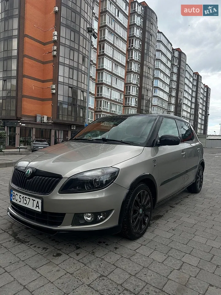 2012 Skoda Fabia - мініатюра 3