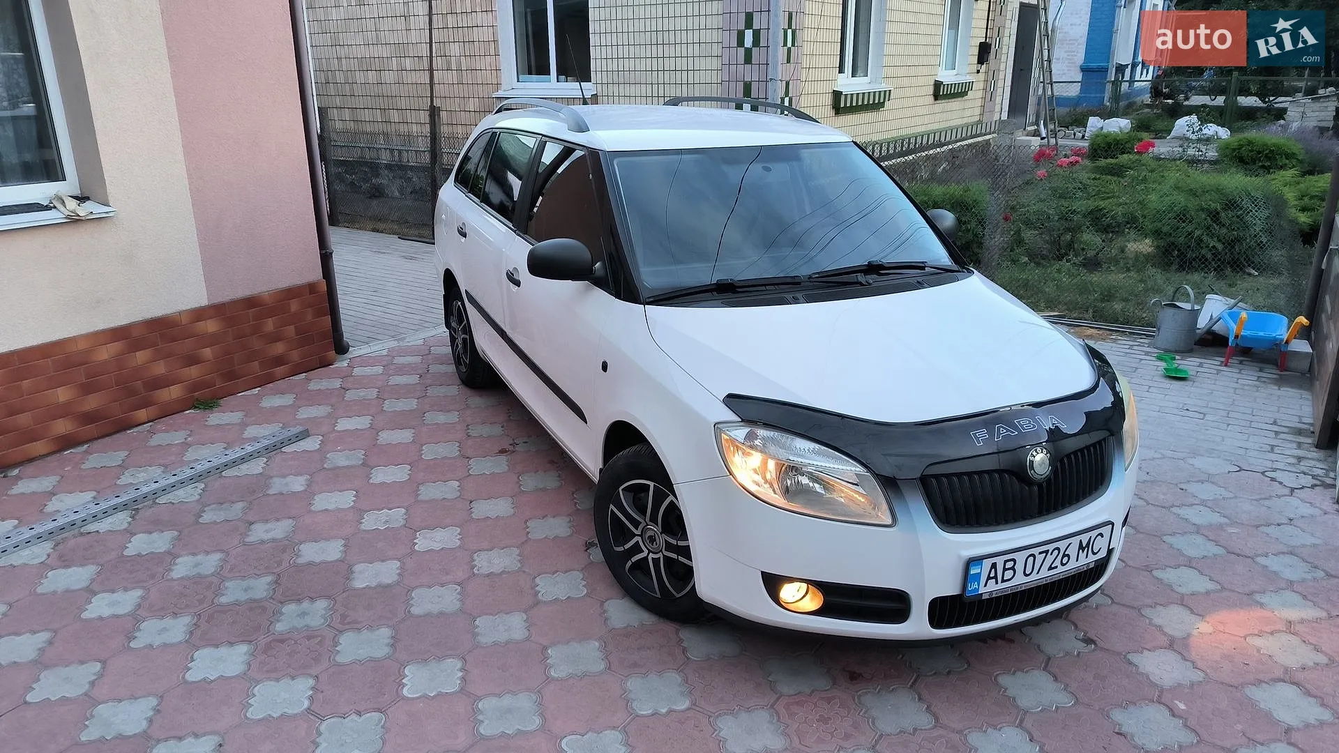 2010 Skoda Fabia - мініатюра 3