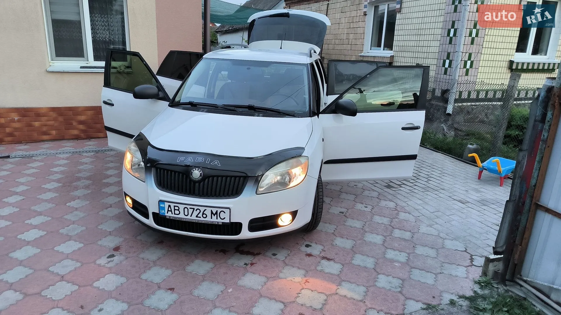 2010 Skoda Fabia - мініатюра 7