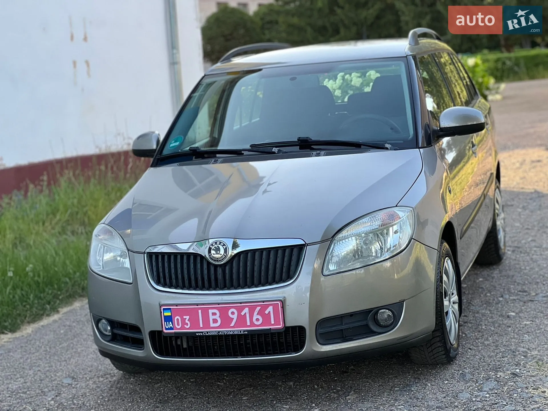 2010 Skoda Fabia - мініатюра 2