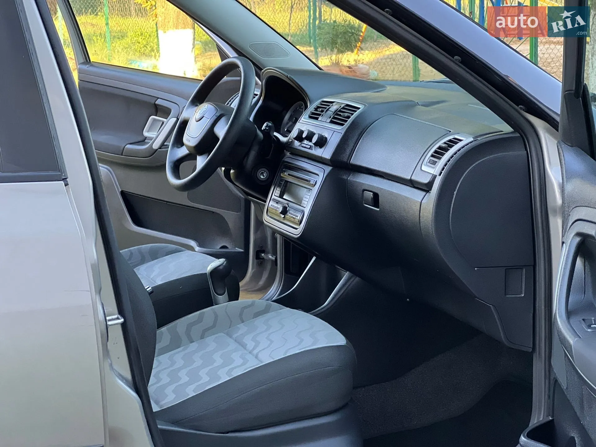 2010 Skoda Fabia - мініатюра 23