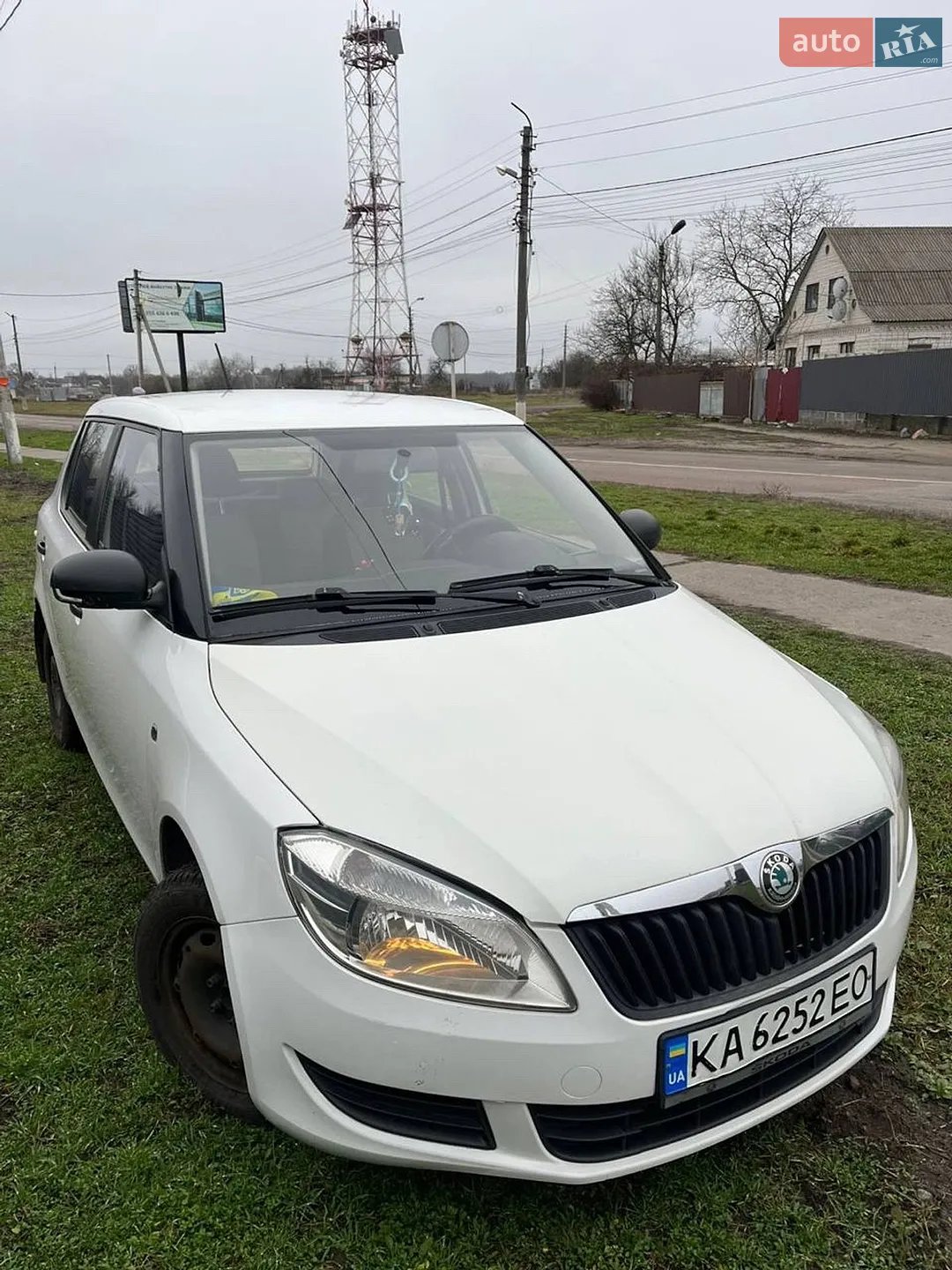 2012 Skoda Fabia - мініатюра 2