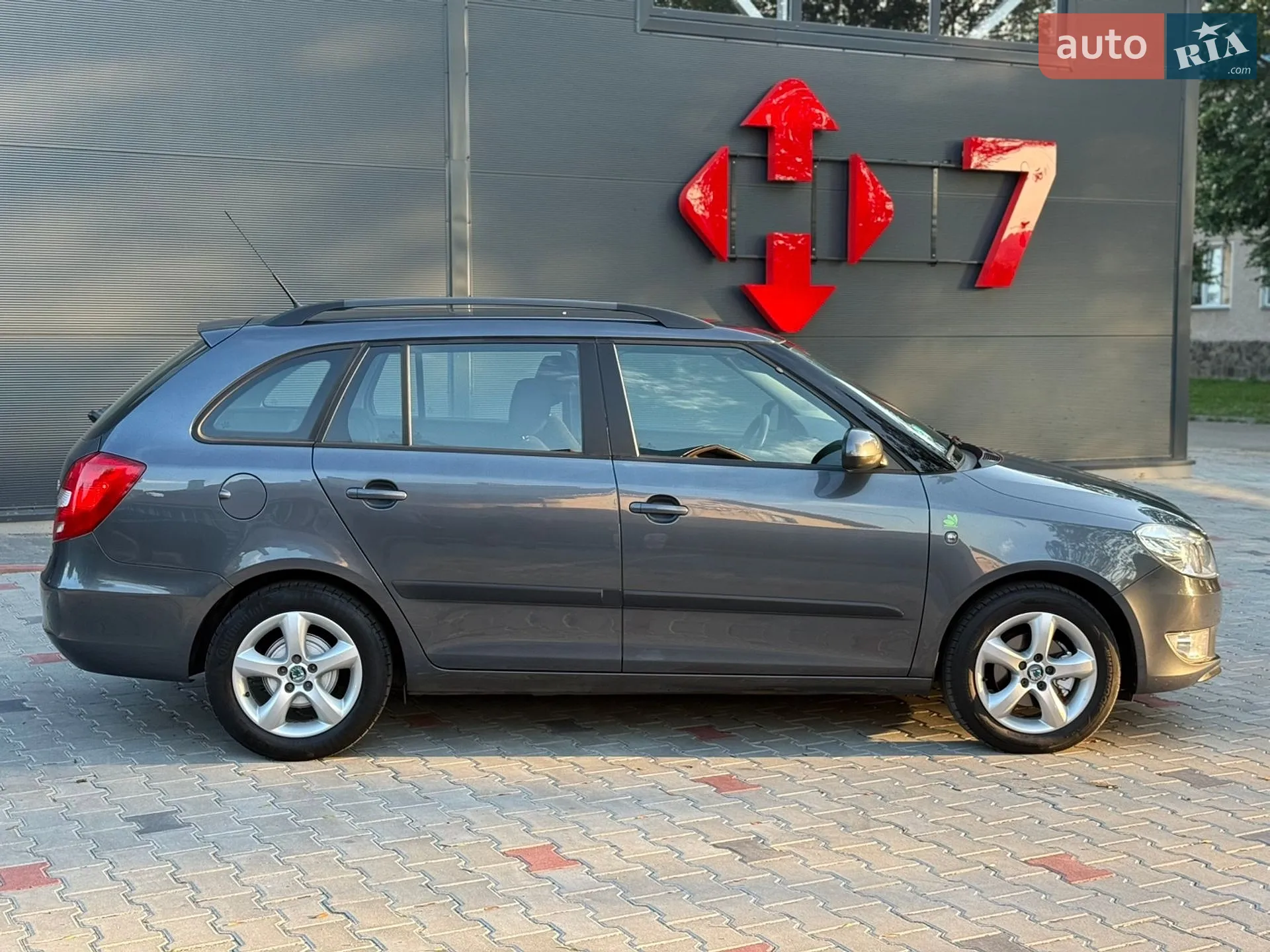 2011 Skoda Fabia - мініатюра 6