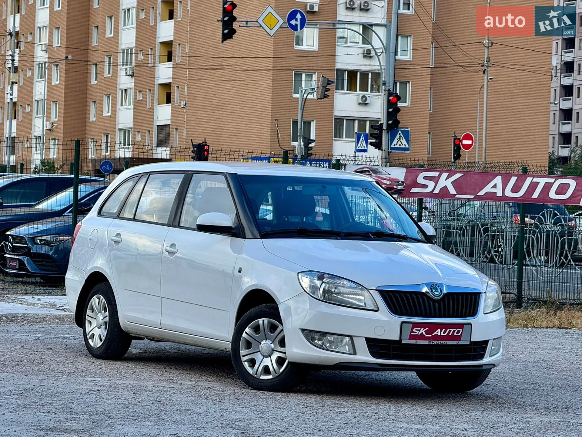 2012 Skoda Fabia - мініатюра 3