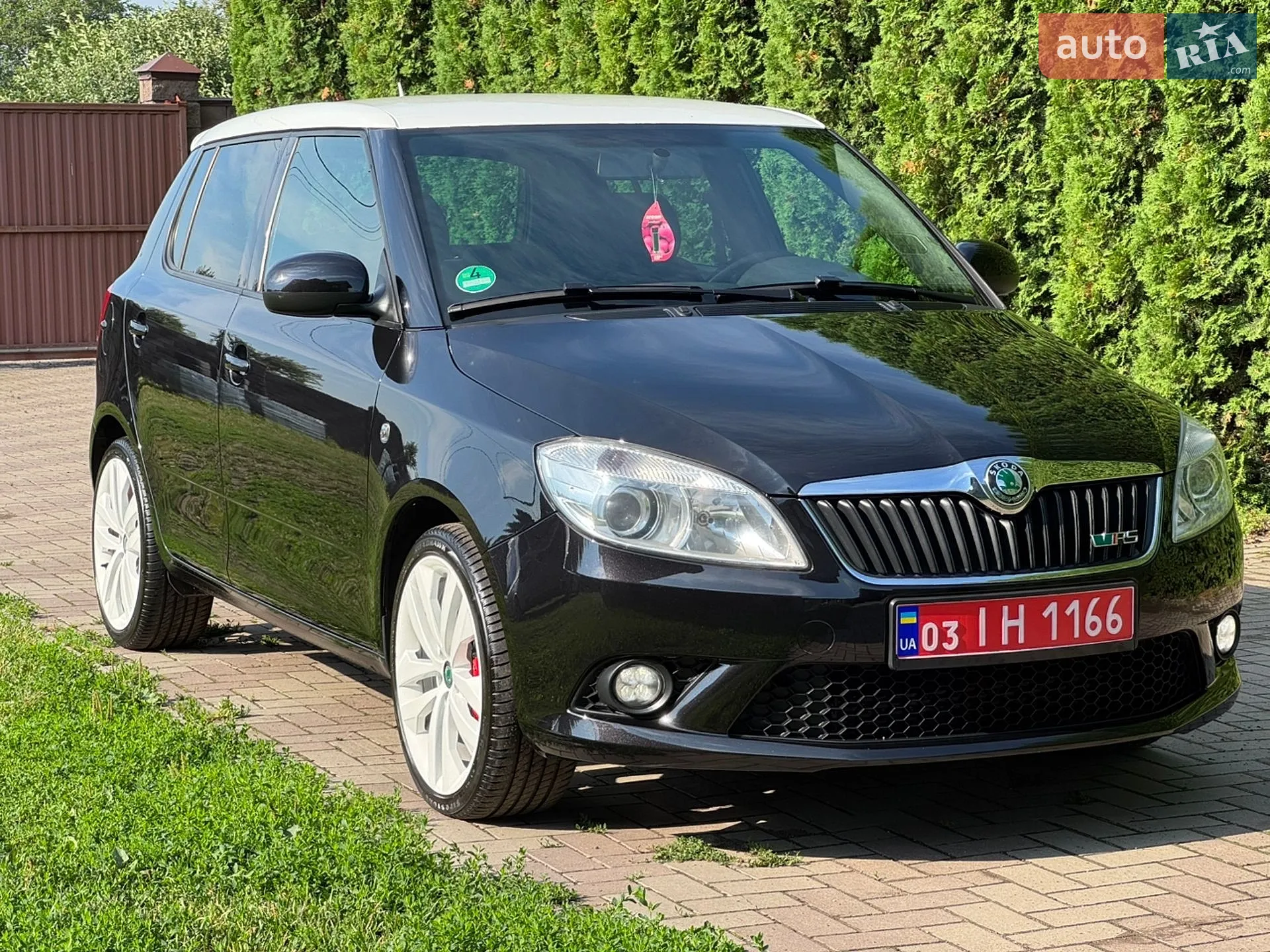 2010 Skoda Fabia - мініатюра 2
