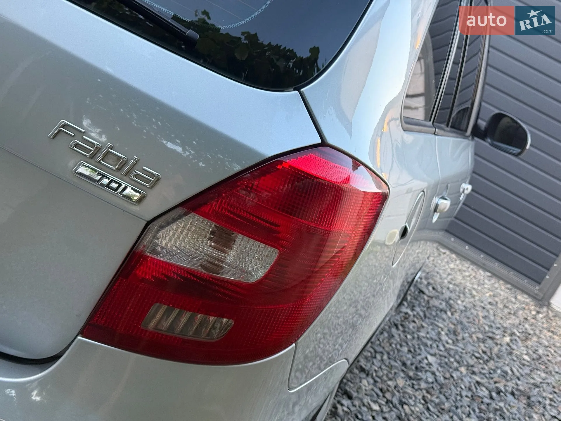 2010 Skoda Fabia - мініатюра 11