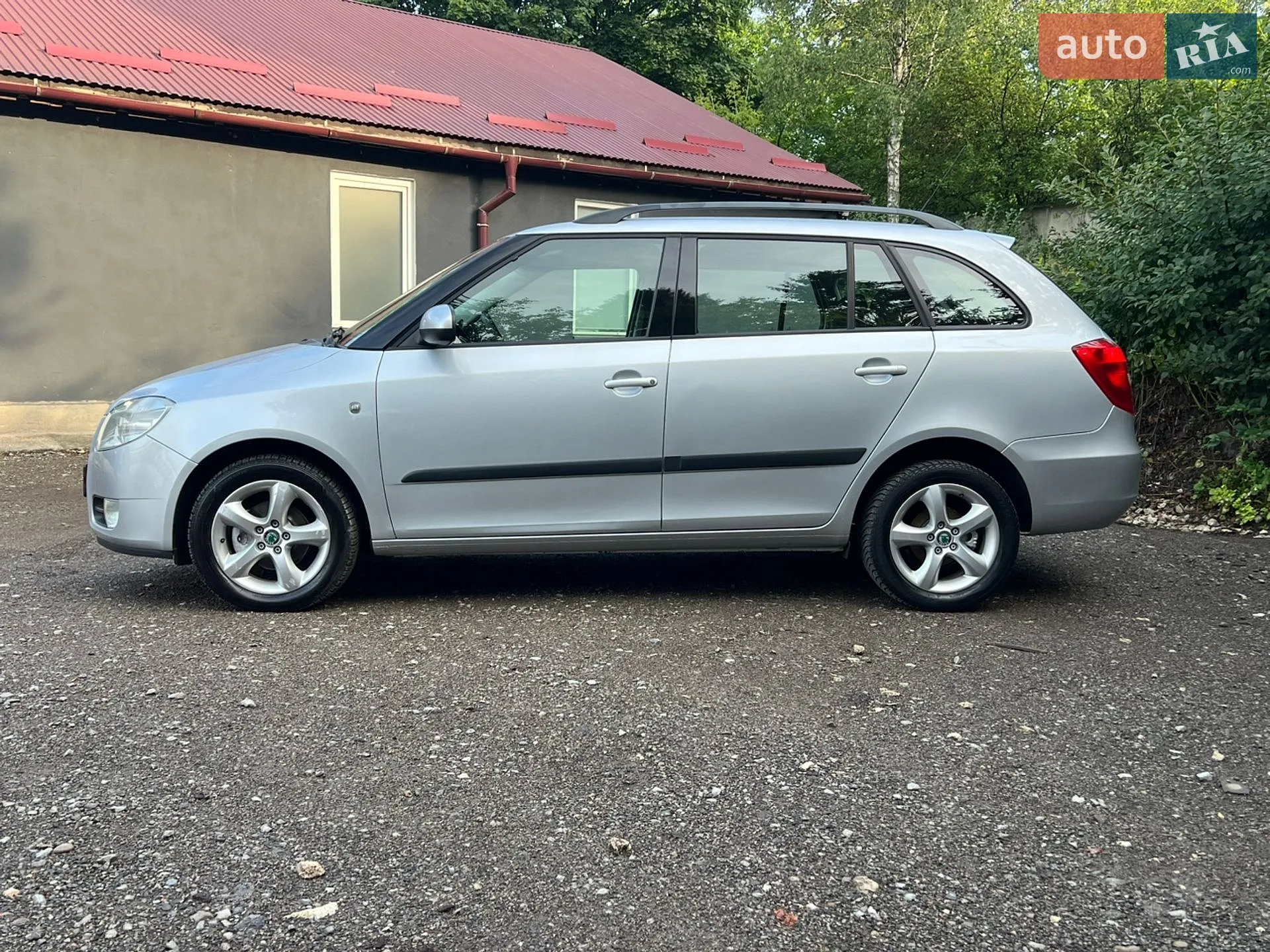 2010 Skoda Fabia - мініатюра 18