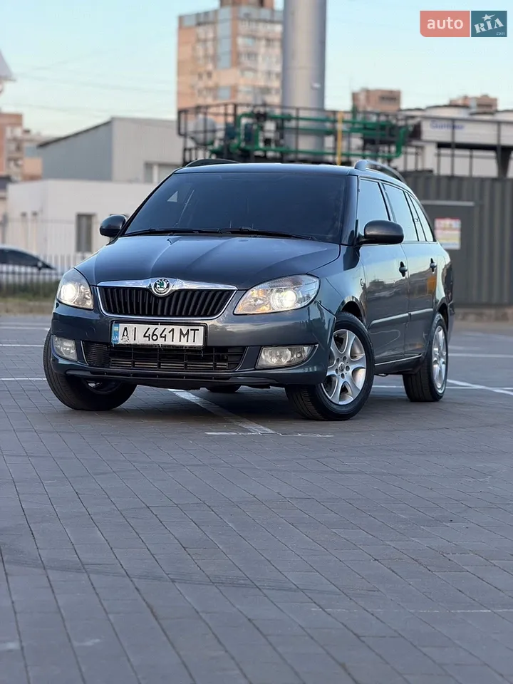 2011 Skoda Fabia - мініатюра 8
