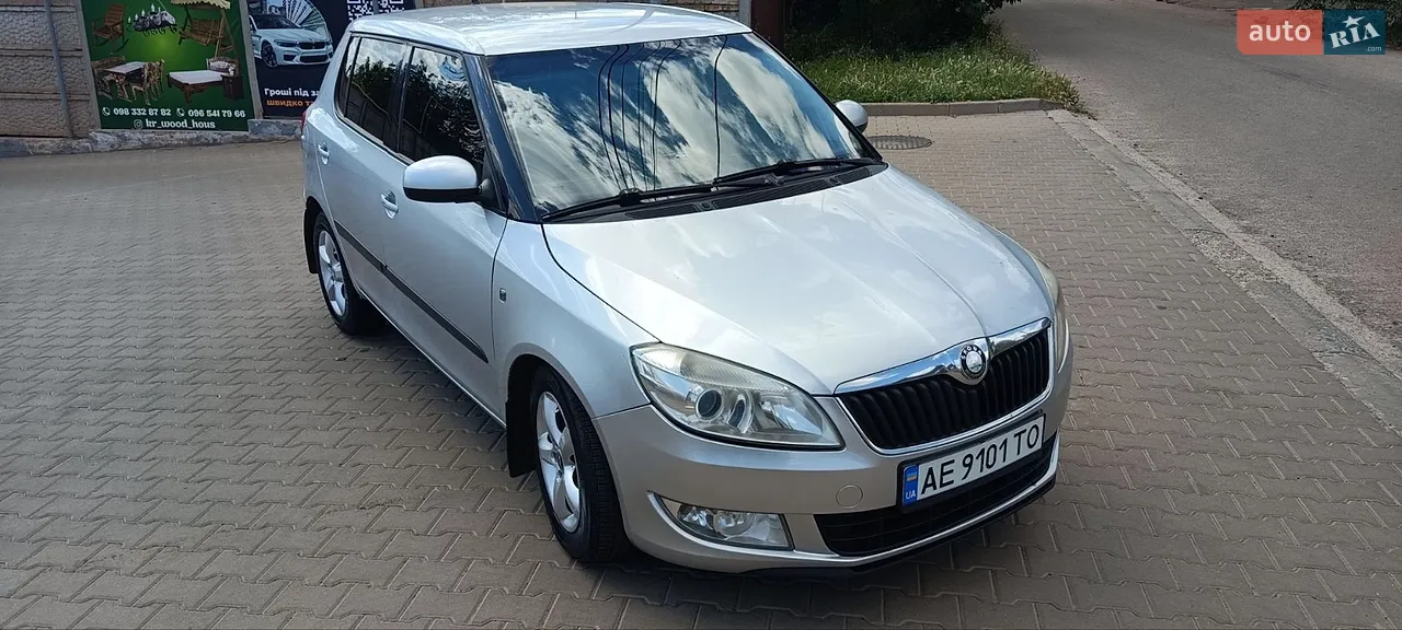 2010 Skoda Fabia - мініатюра 8