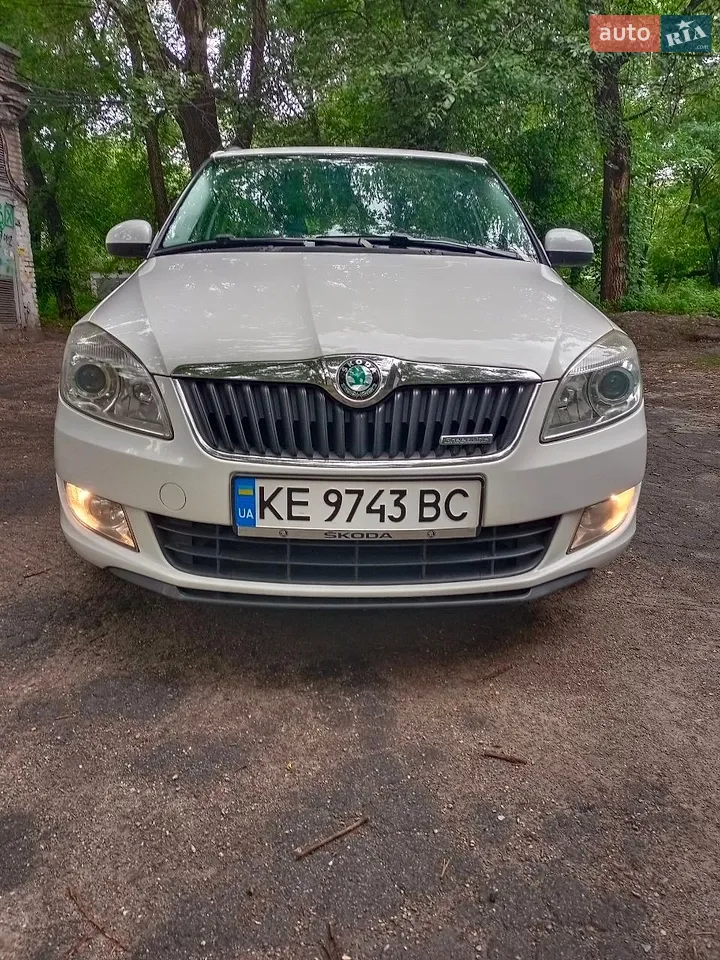 2010 Skoda Fabia - мініатюра 9