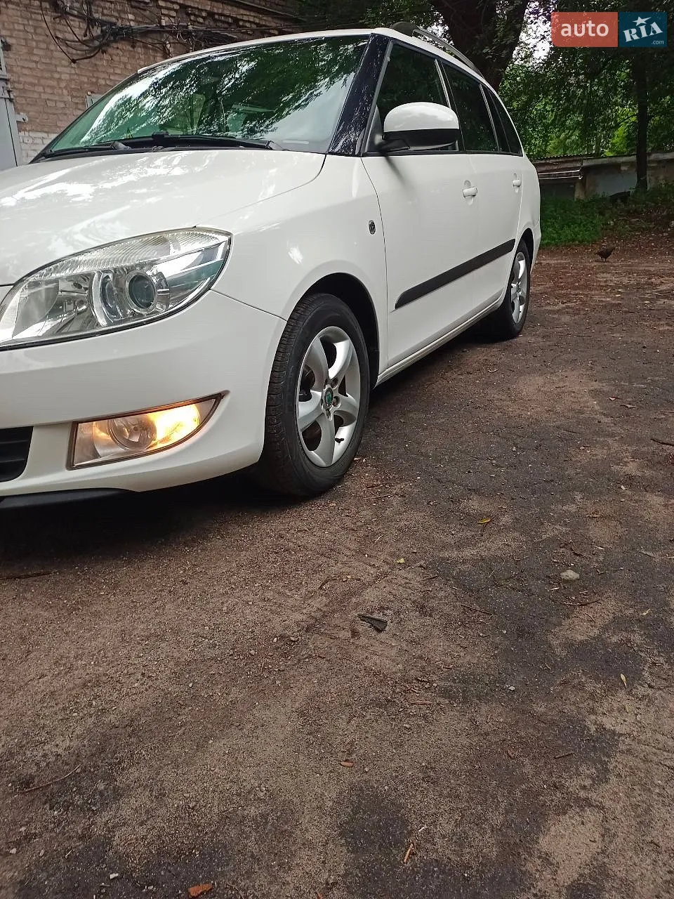 2011 Skoda Fabia - мініатюра 3