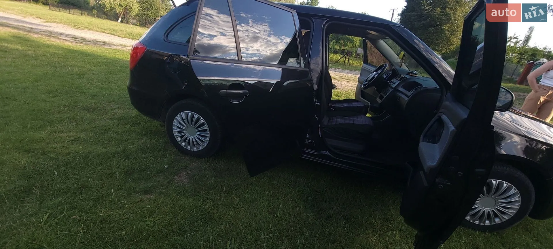 2011 Skoda Fabia - мініатюра 4