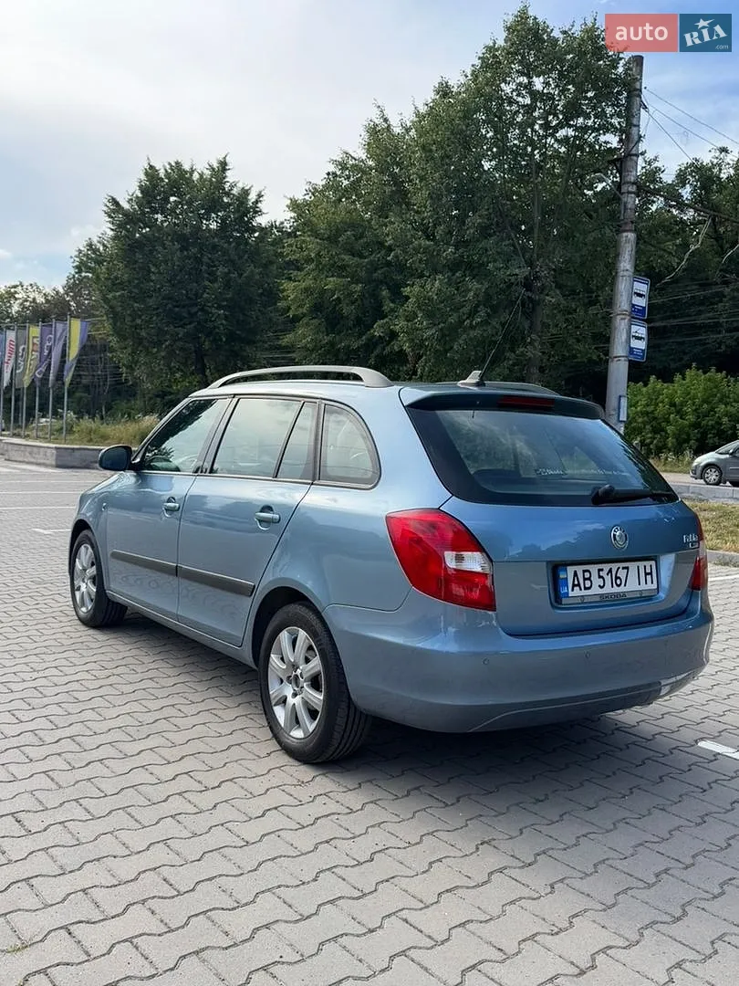 2010 Skoda Fabia - мініатюра 10