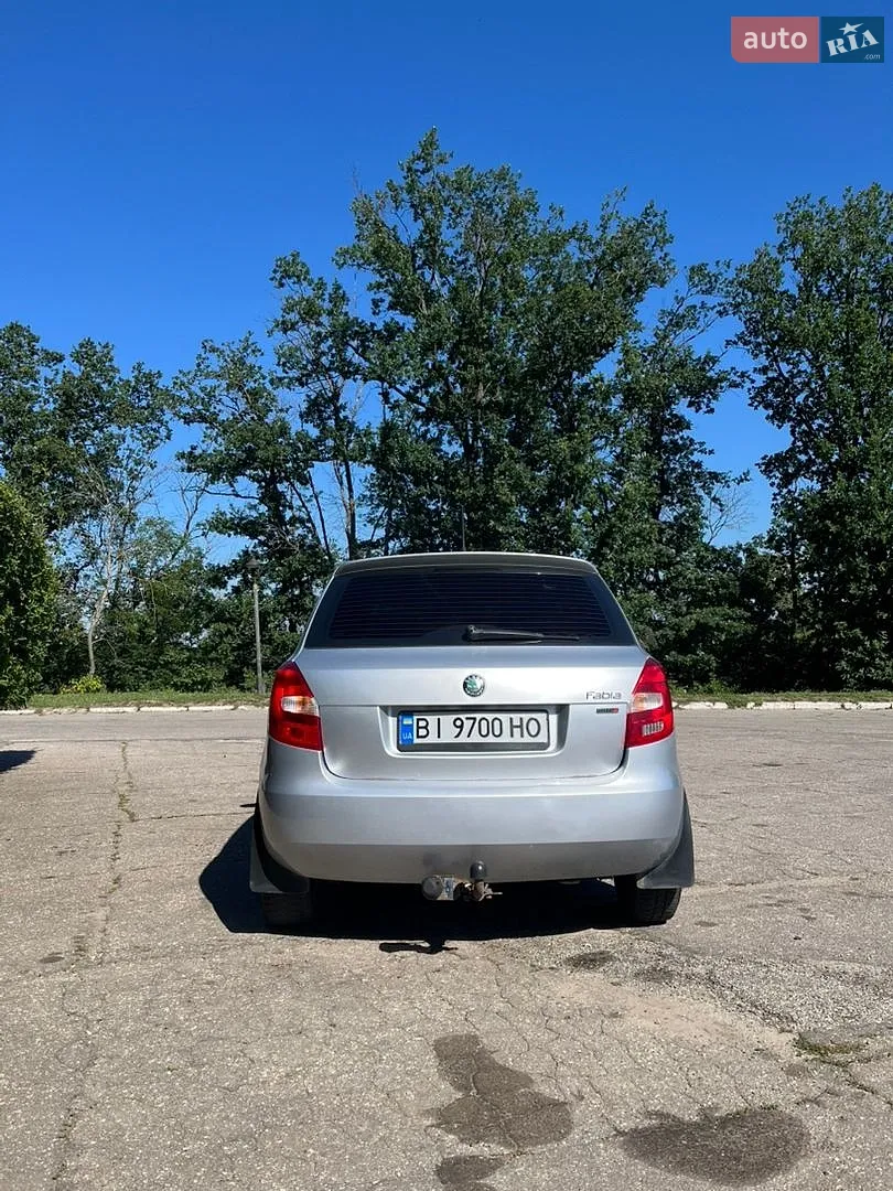 2012 Skoda Fabia - мініатюра 3