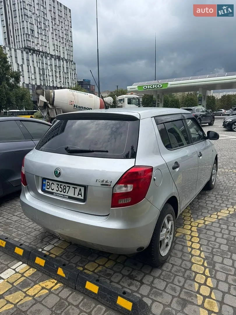 2010 Skoda Fabia - мініатюра 5