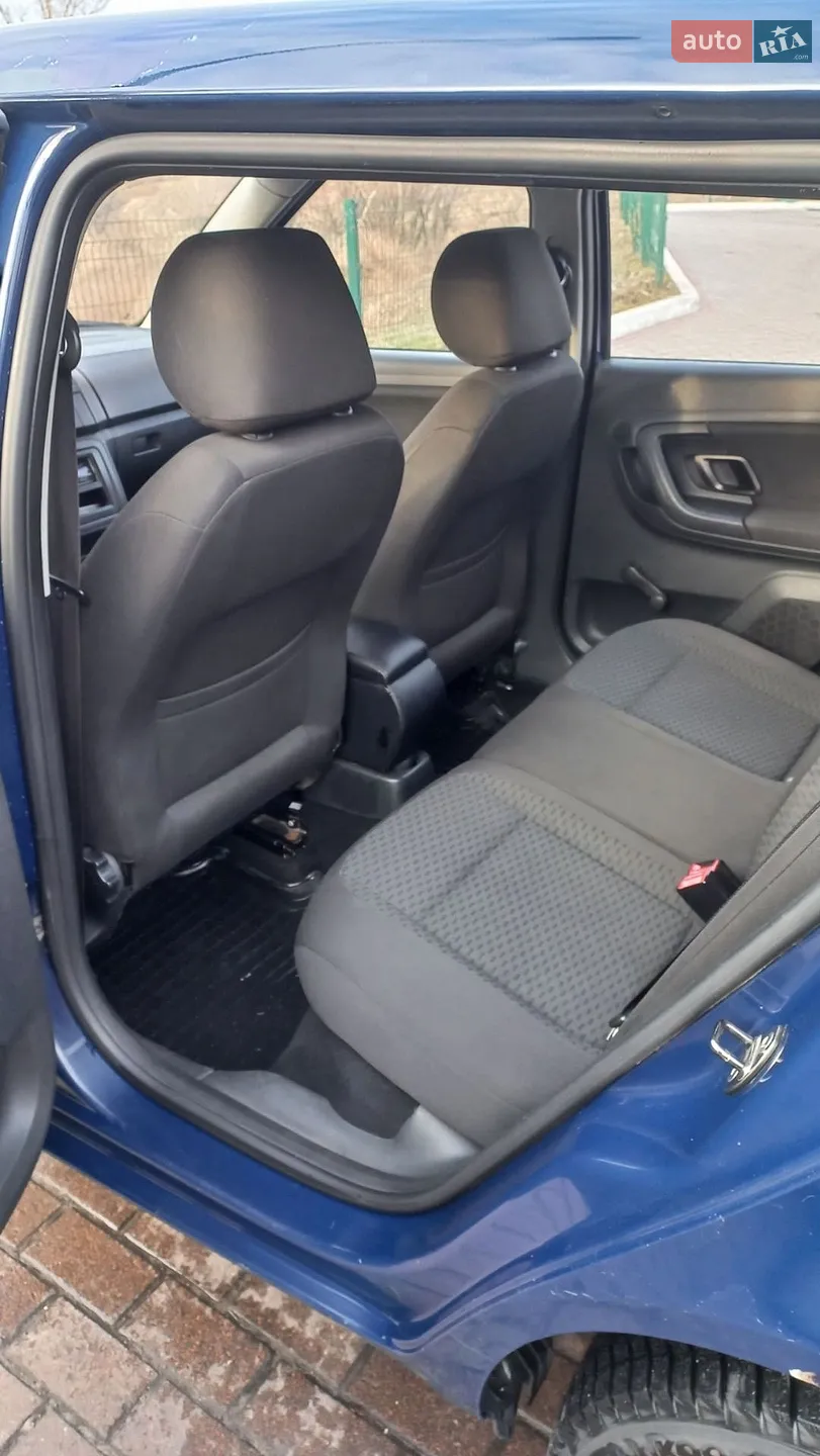 2010 Skoda Fabia - мініатюра 9