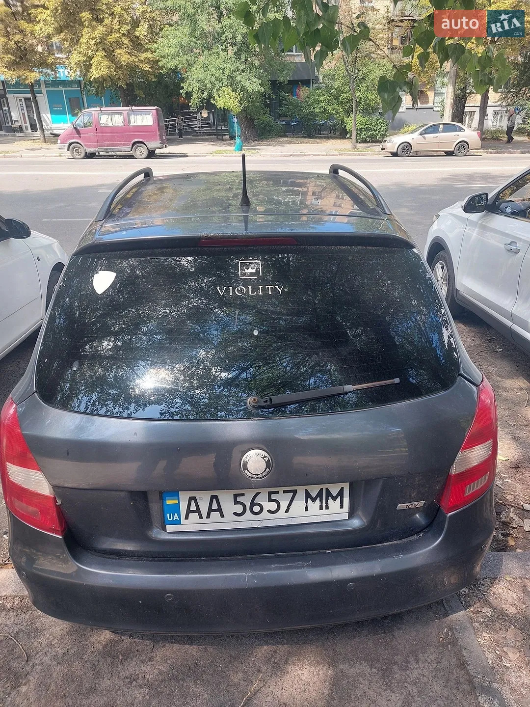 2011 Skoda Fabia - мініатюра 2
