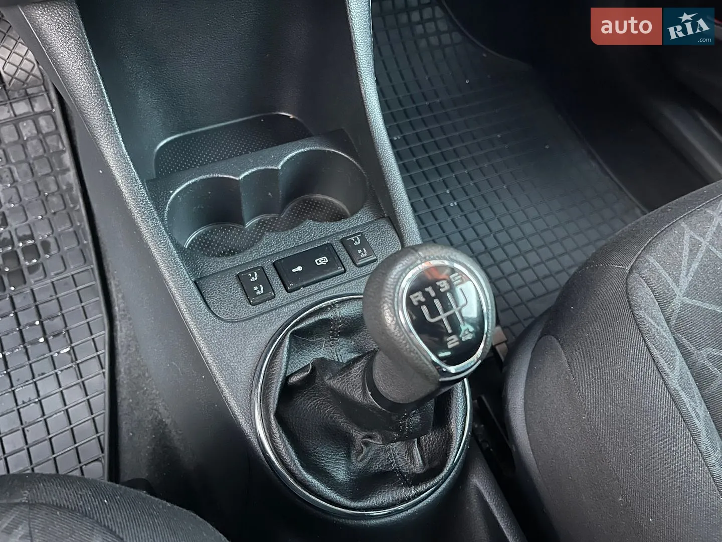 2011 Skoda Fabia - мініатюра 33