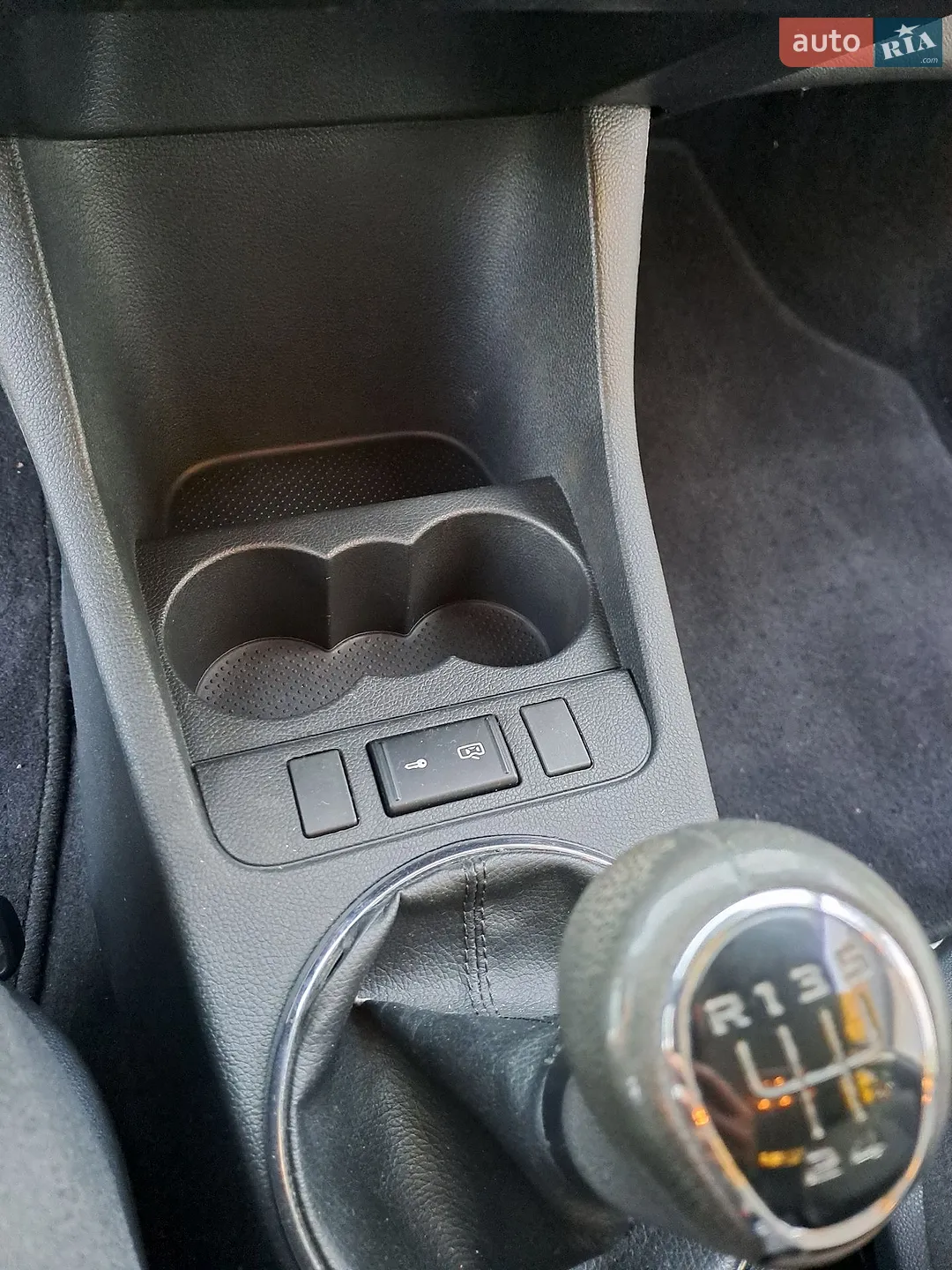 2011 Skoda Fabia - мініатюра 9