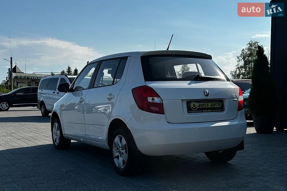 2012 Skoda Fabia - мініатюра 5
