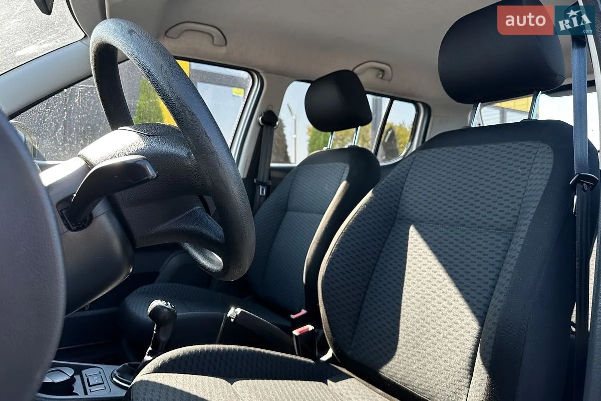 2012 Skoda Fabia - мініатюра 9